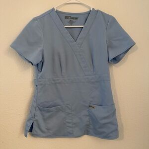 Grey's Anatomy by Barco Women's Light Blue V-Neck Scrub Top size small